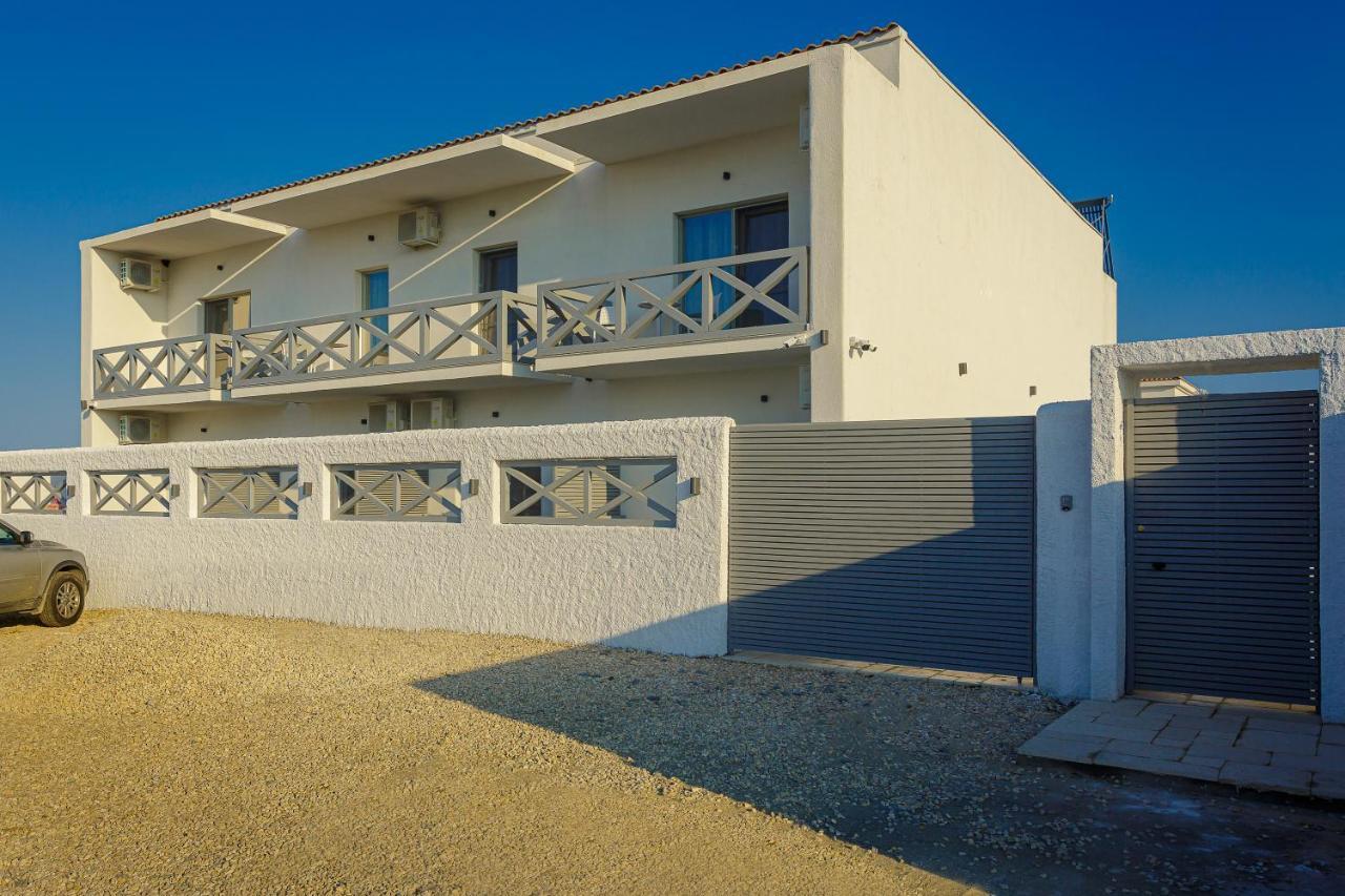 White Vama Veche Hotel Exterior photo